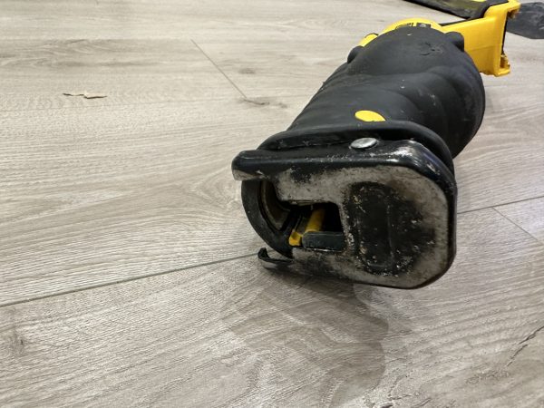 Сабельна пила Dewalt DCS380 - Зображення 4