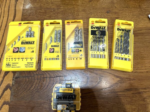 Набори сверл Dewalt